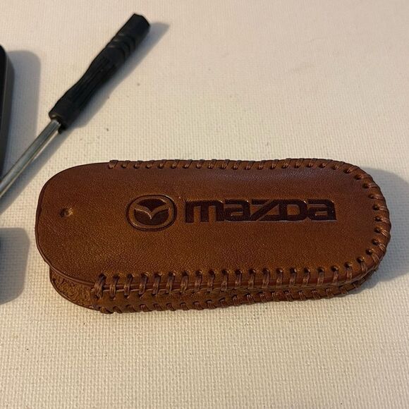 Mazda Key Fob Keychain in metal & Fob Case Cover in Brown Leather NWT - Picture 5 of 9